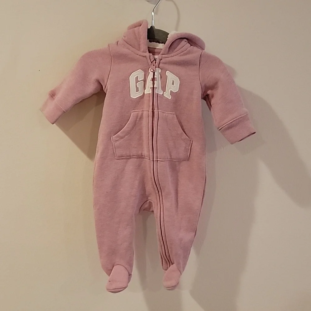 Baby Gap Baby girl sherpa hooded jumpsuit warm jacket hoody size 0- 3 months